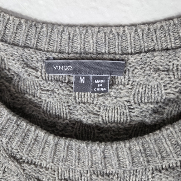 Vince Grey Colorblock Cable Knit Crewneck Sweater Size M Yak & Wool Blend - Picture 9 of 16